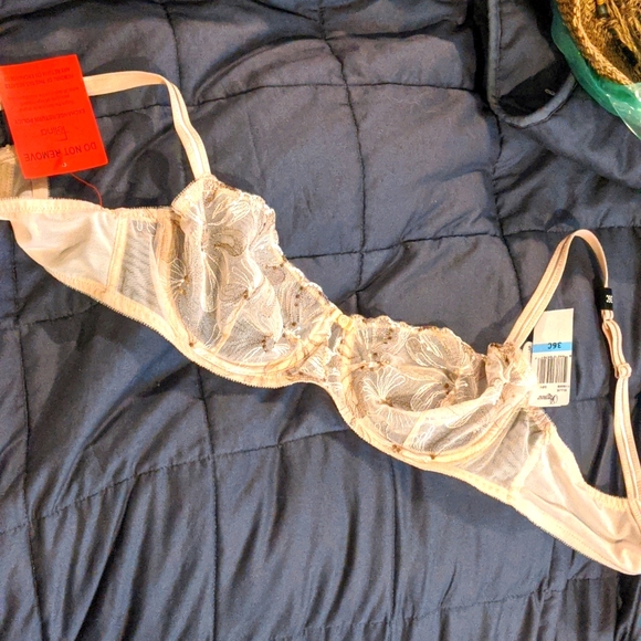 3/$33 - NEW Paramour Unlined Demi Half Cup w/tags - Picture 2 of 4